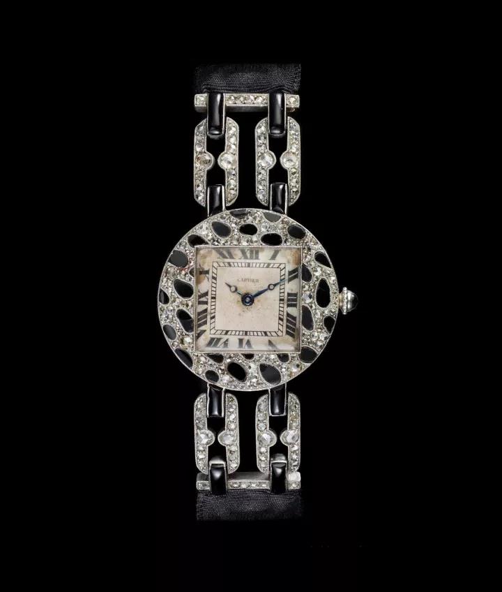 对付女人,没有一件珠宝解决不了的!