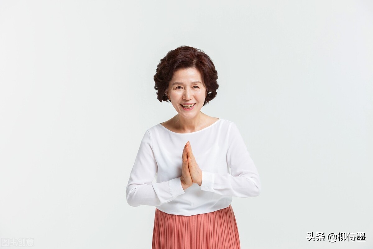 适合中老年女性拍照姿势,中老年摄影入门轻松拍出好照片