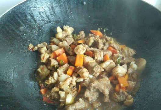 烧羊肉去膻味的诀窍,羊肉烧过膻味太重有什么办法