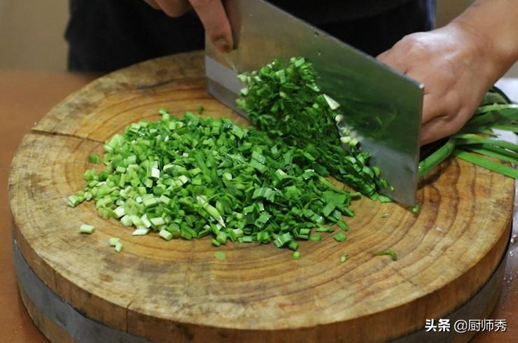 大厨教你在家做包子,蓬松又喧软,从发面到馅料配比,制作超详细