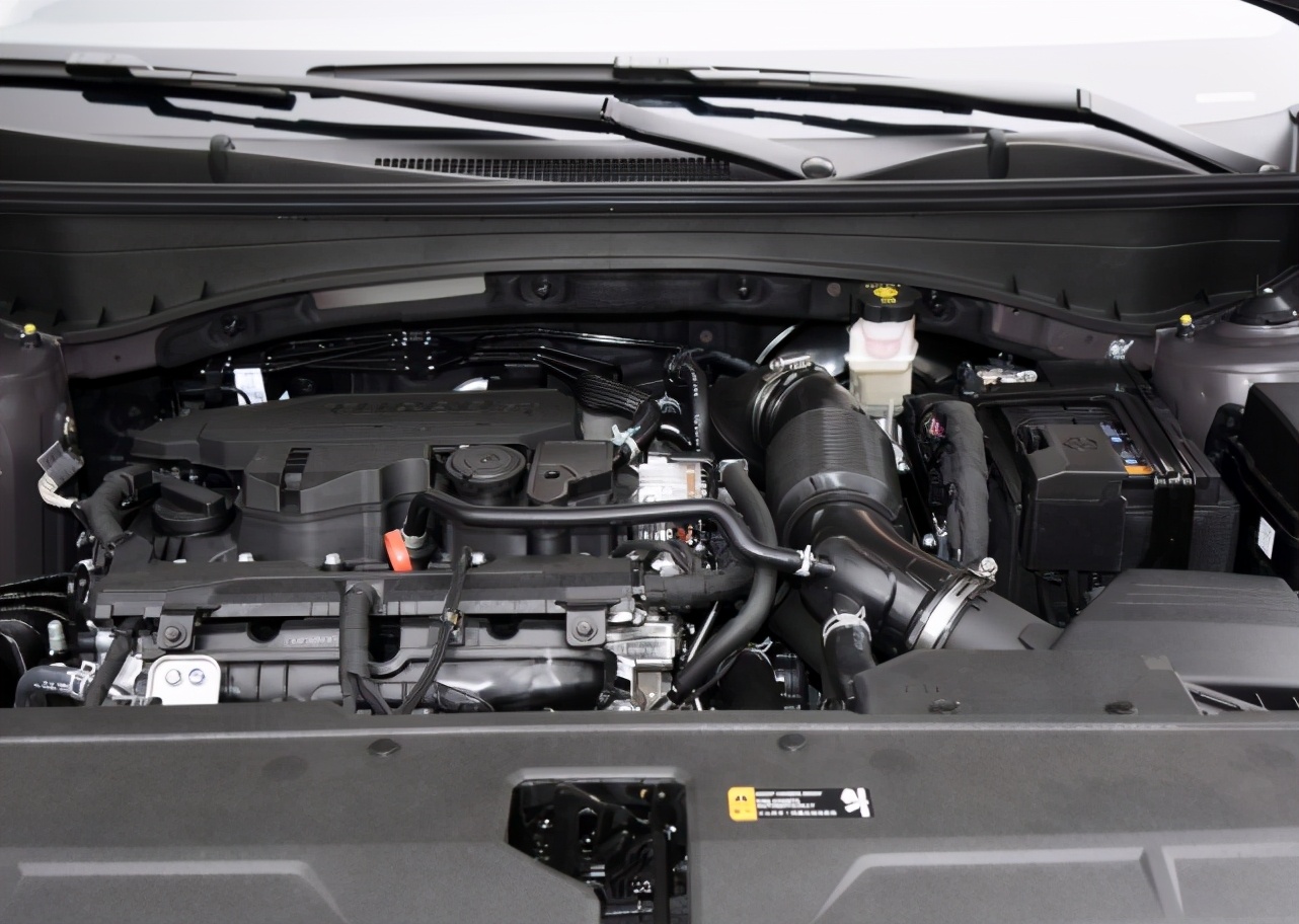 试驾途胜l1.5t8at白色,23款途胜1.5t+8at驾驶感受