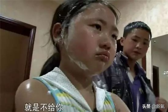 猛喝BB霜、整形数十次、曾爆火的养成系明星，再出现诈骗被抓？