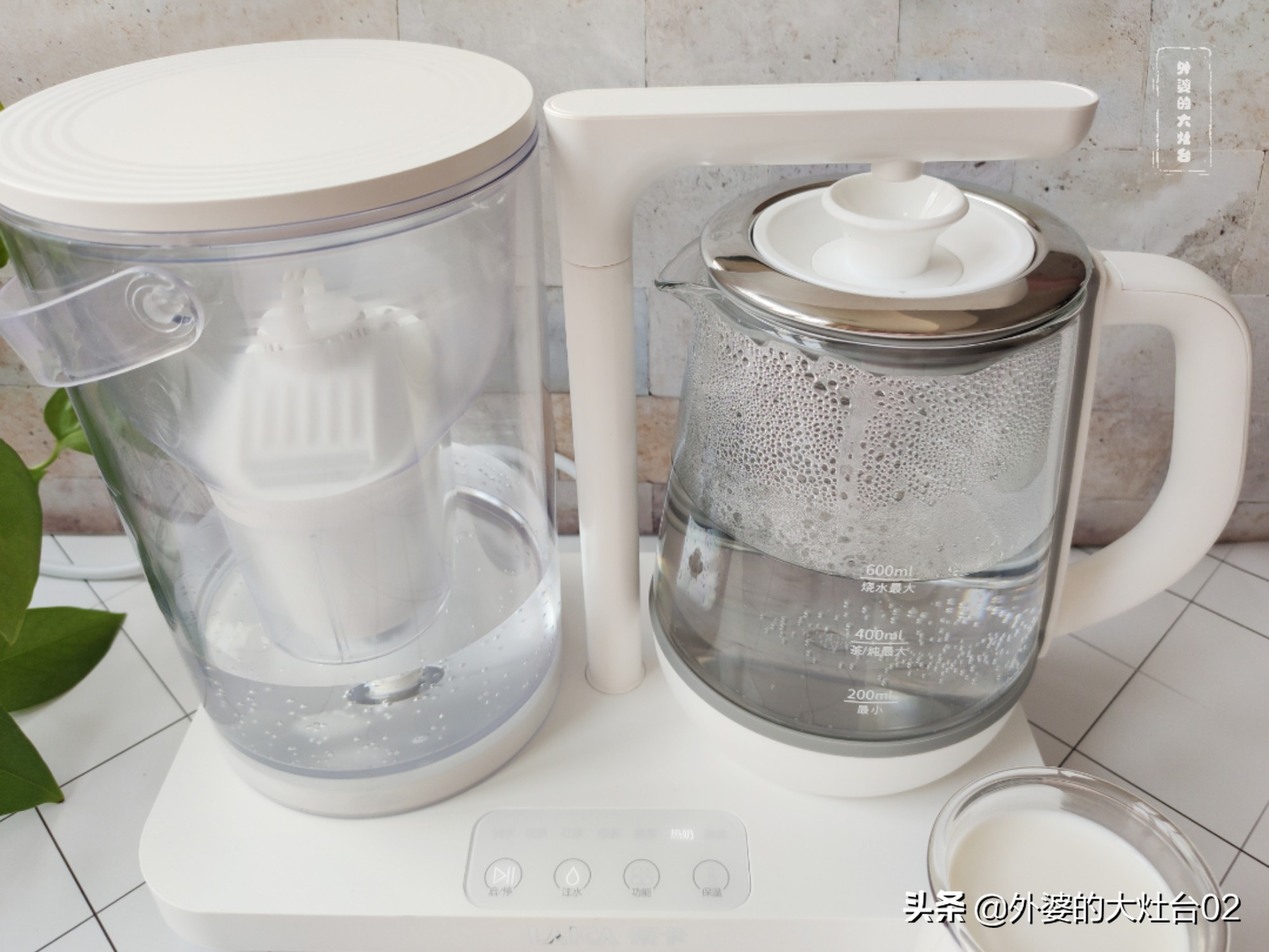 热牛奶溢出来怎么回事,牛奶怎么防止溢出锅