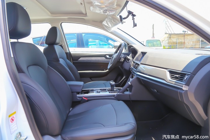 2017款哈弗h6红标1.5t运动版,全新一代哈弗h6到店简要实拍