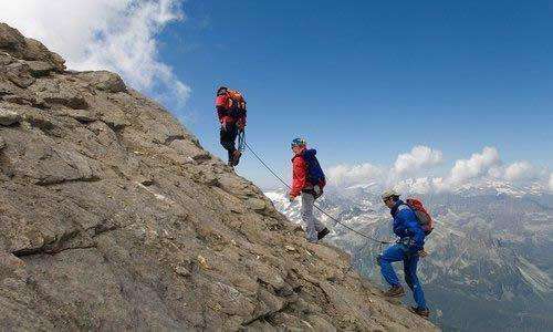一个人爬山也是一种快乐,一个人爬山真的好累