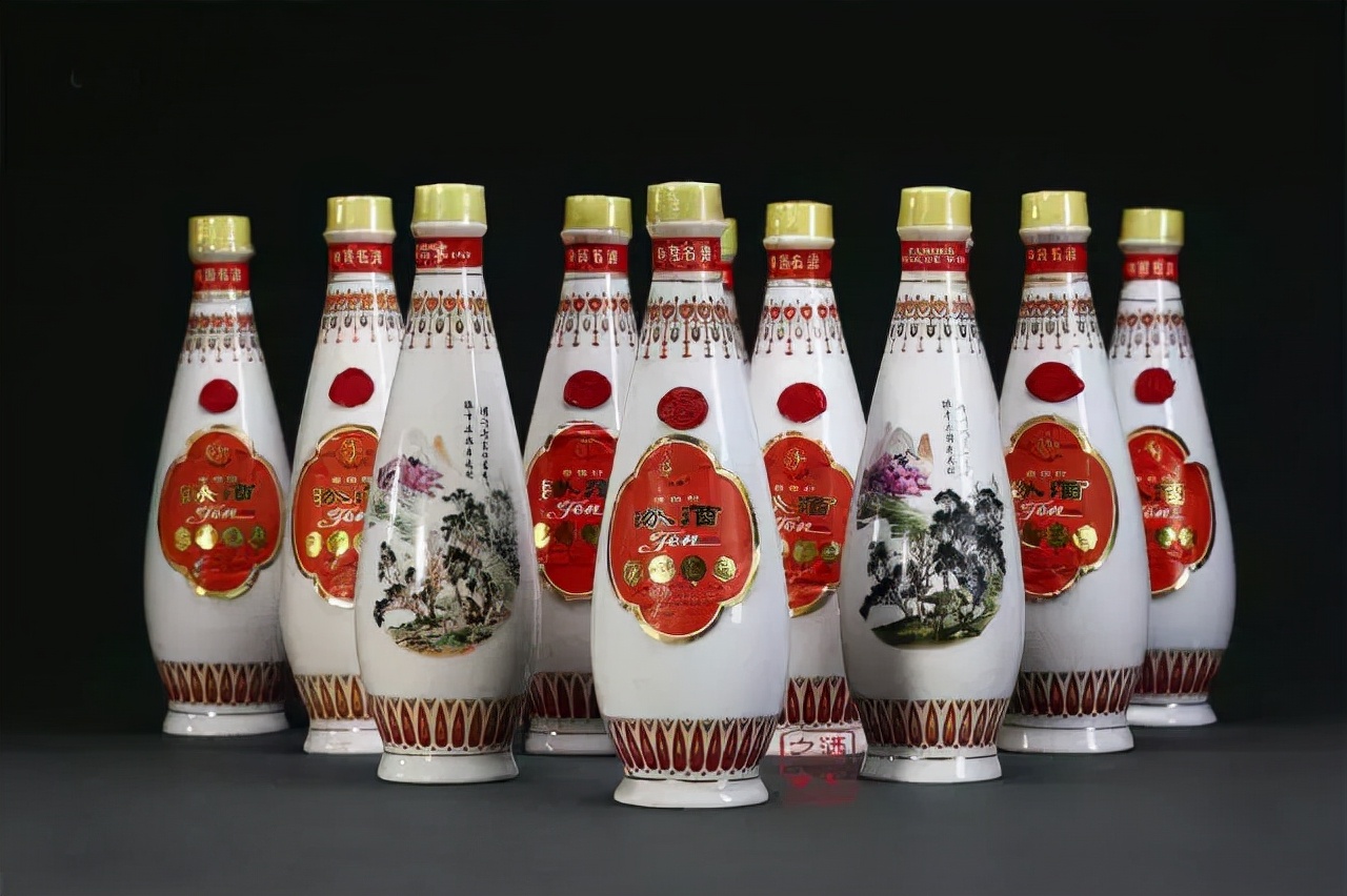 汾酒,一瓶老酒拍出天价,涨了1894倍,背后有何故事?