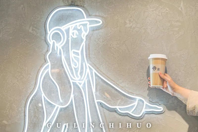 桂林奶茶店探店拍照,性冷淡风奶茶店拍照墙布置