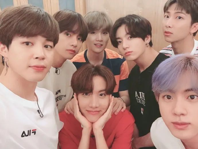 防弹少年团成员最新消息,防弹少年团反应王嘉尔