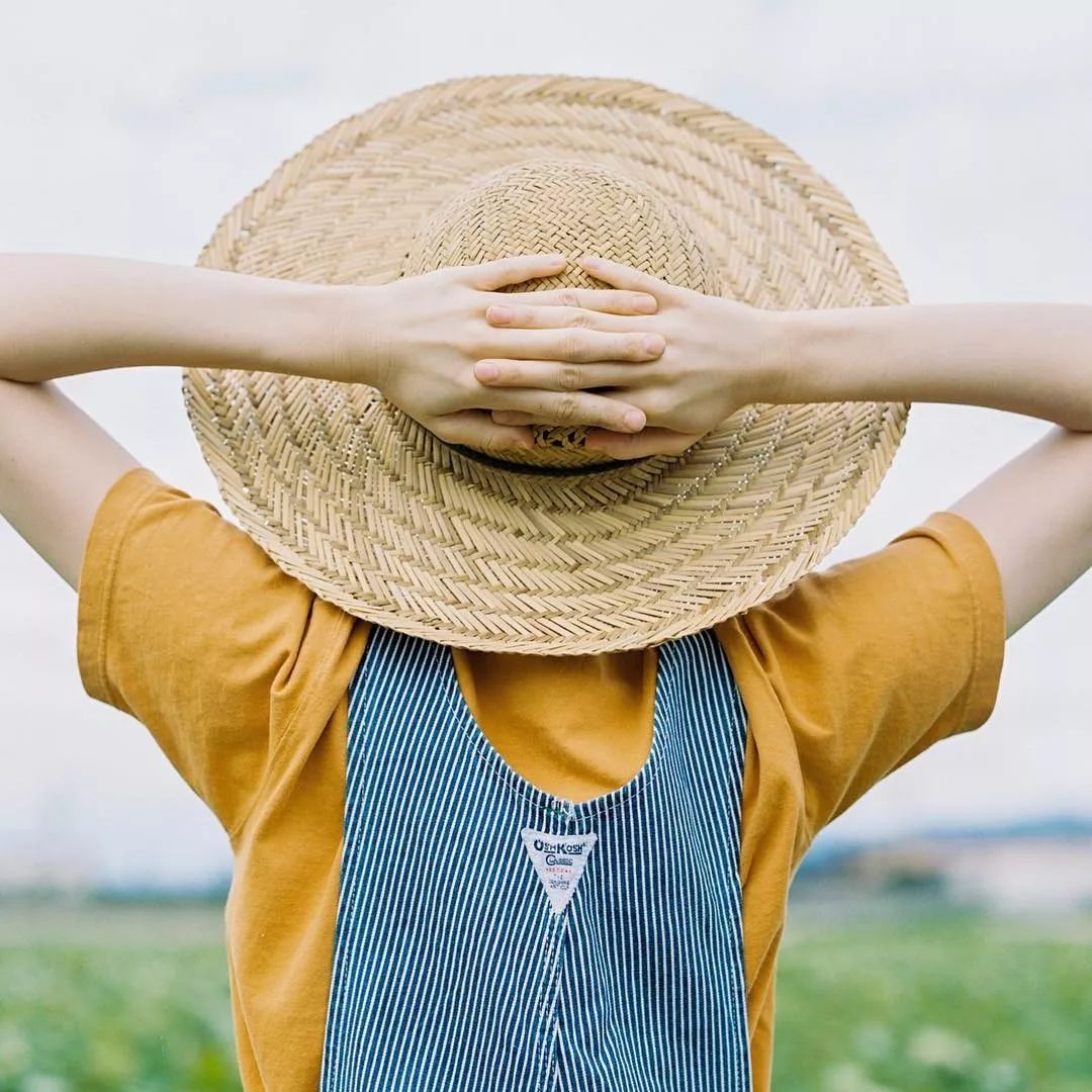 拍照时怎样做到不畏惧镜头,害怕镜头怎么克服