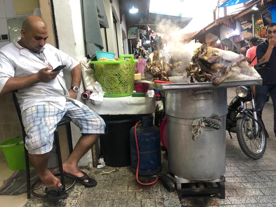 没吃过摩洛哥的传统汽锅牛头加面包等于没有来过这个国家