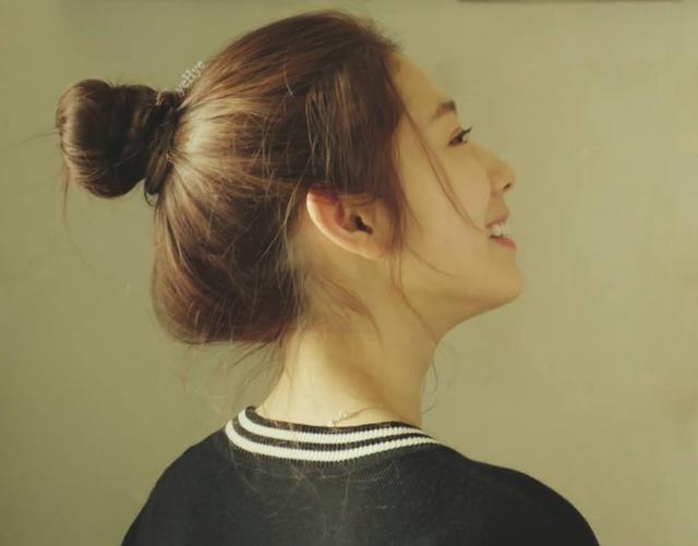 碎发太多梳起来很乱怎么办,碎发多怎么扎头发不影响午休