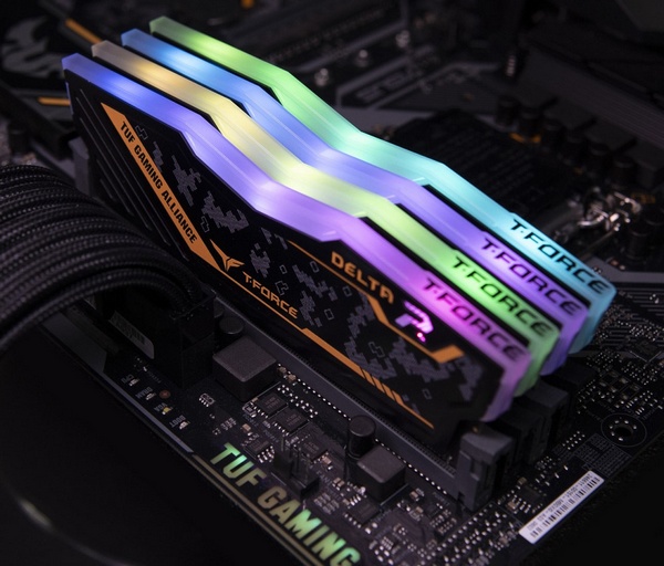 电竞特工tuf显卡,十铨tuf联名ddr43200怎么样