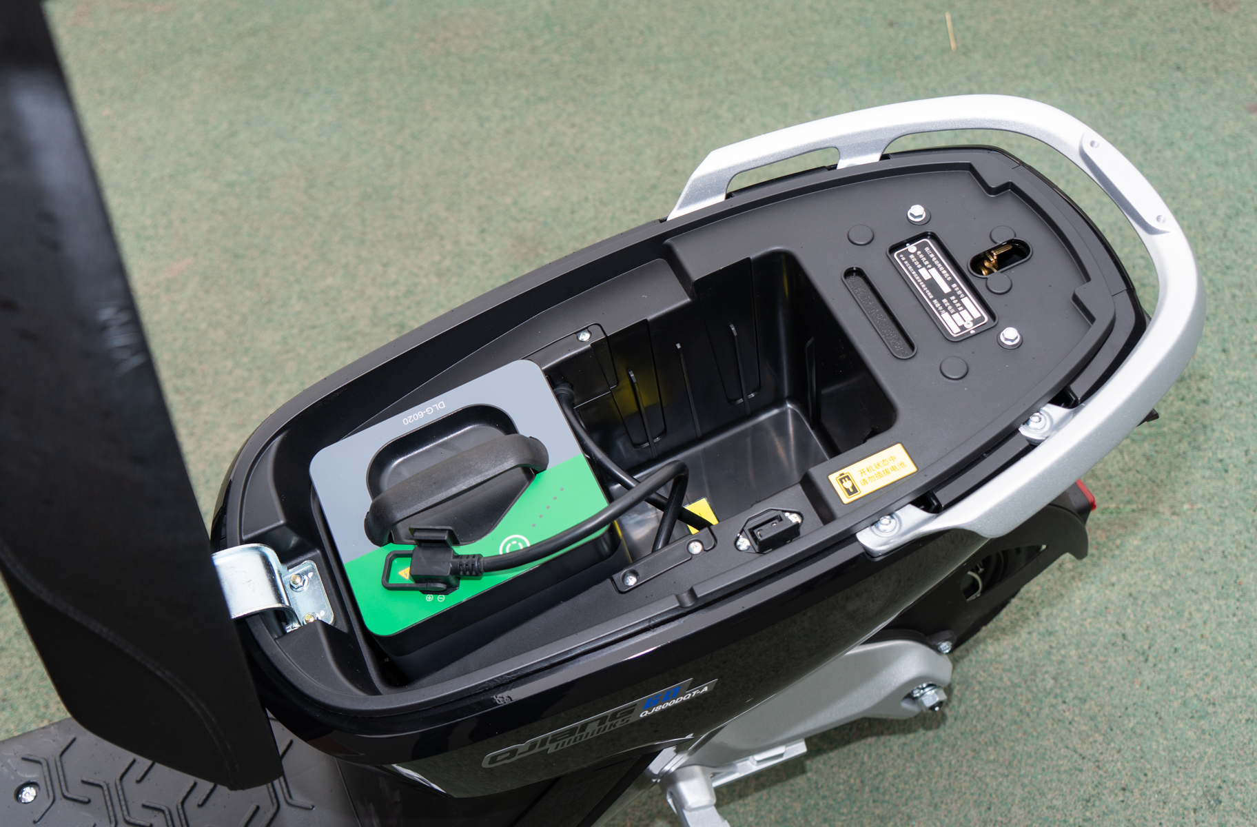 电动车别只认小牛，钱江摩灵能上三种牌，十分给力