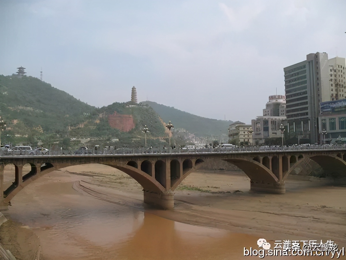 延安旅游宝塔山,延安宝塔山延河桥照片