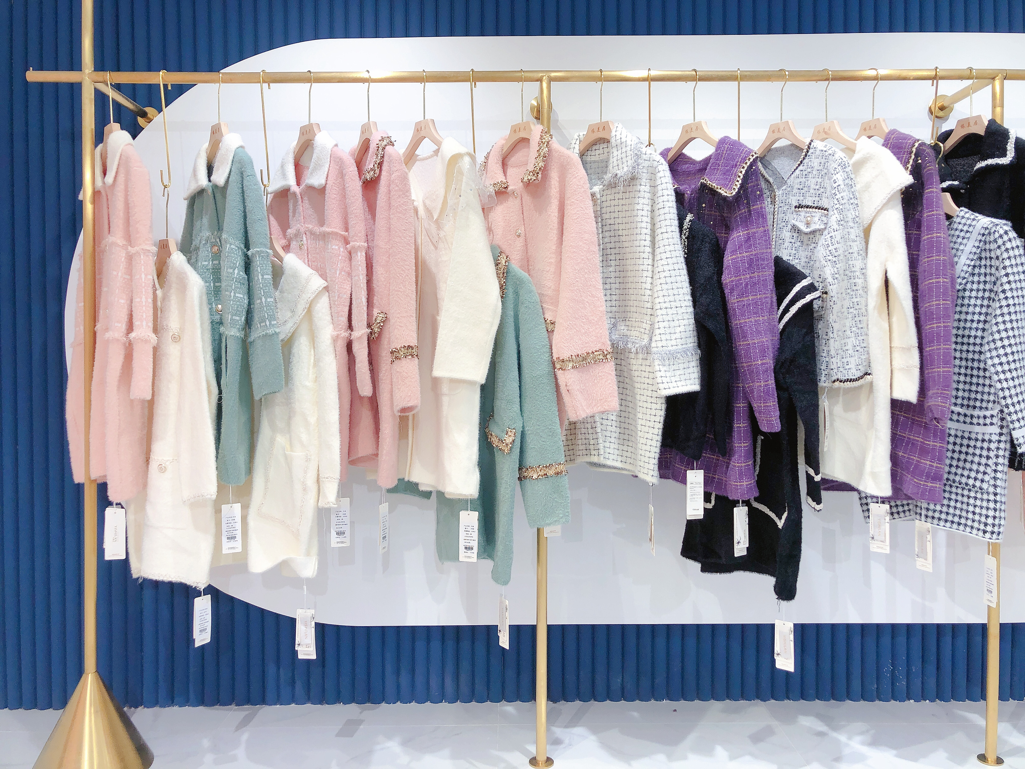 女装尾货称斤货源,女装尾货批发货源