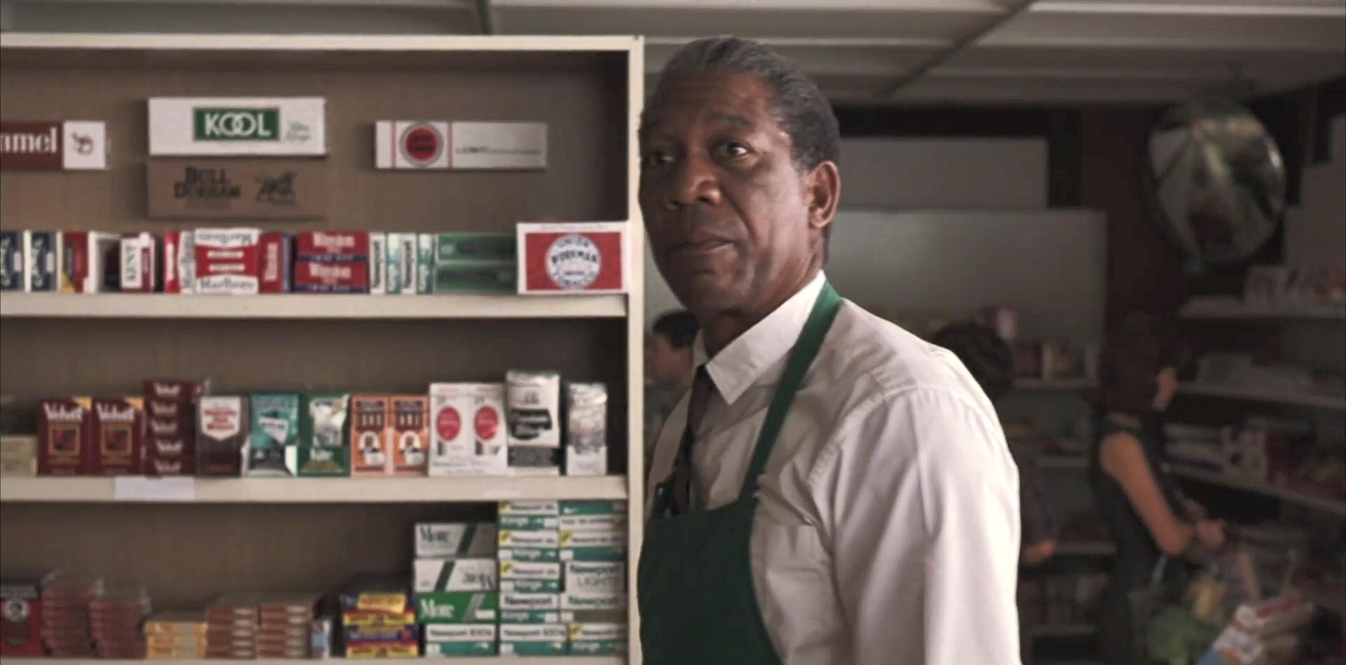 肖申克的监狱生活,肖申克的救赎监狱长贪污片段