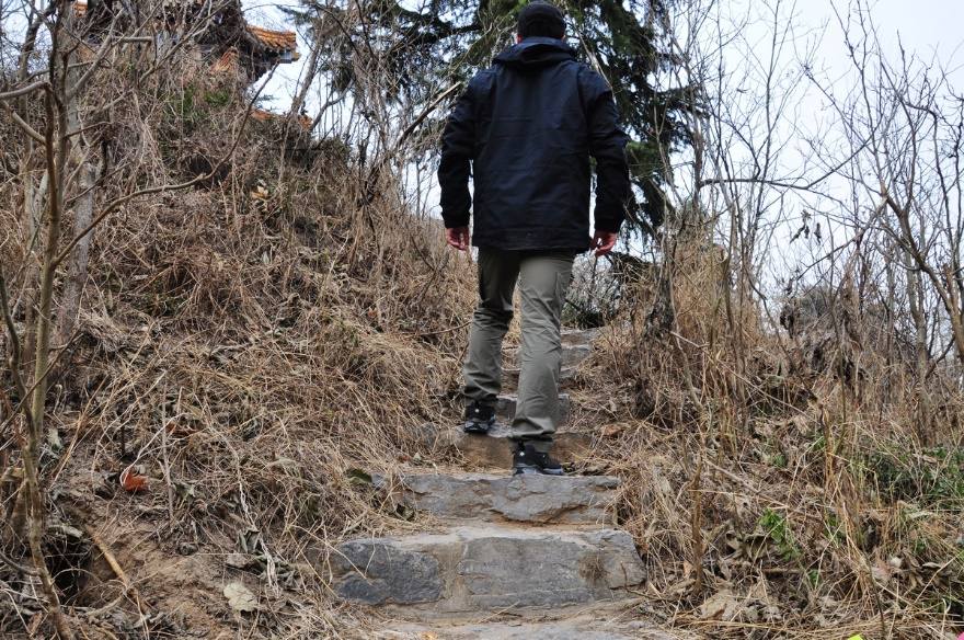 senselead跟绿巨人是一个牌子吗,绿巨人徒步鞋测评