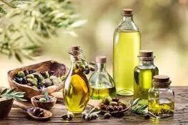 红酒入门喝半干还是半甜,红酒佐餐级葡萄酒