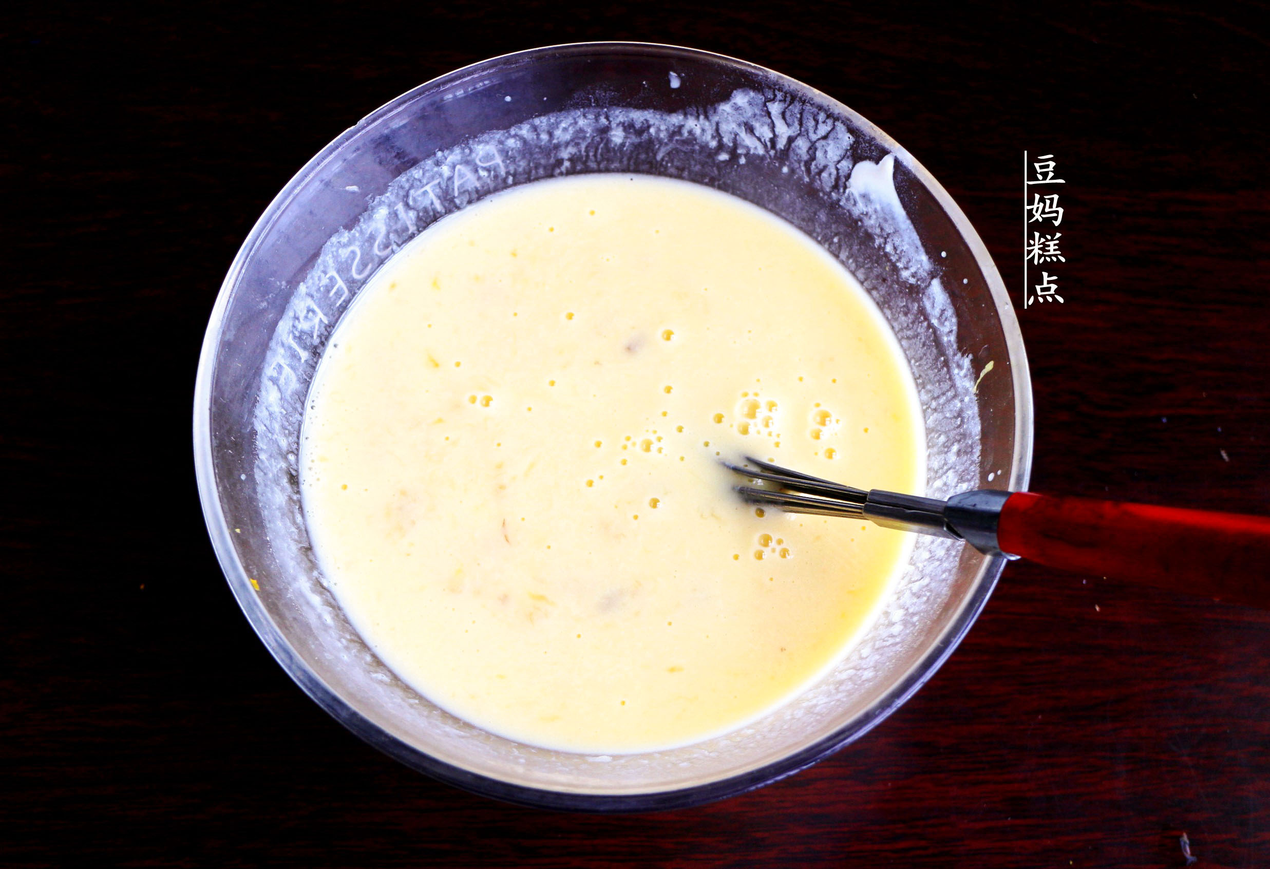 简易无油无糖面包不用揉面,低糖低油又松软的懒人面包