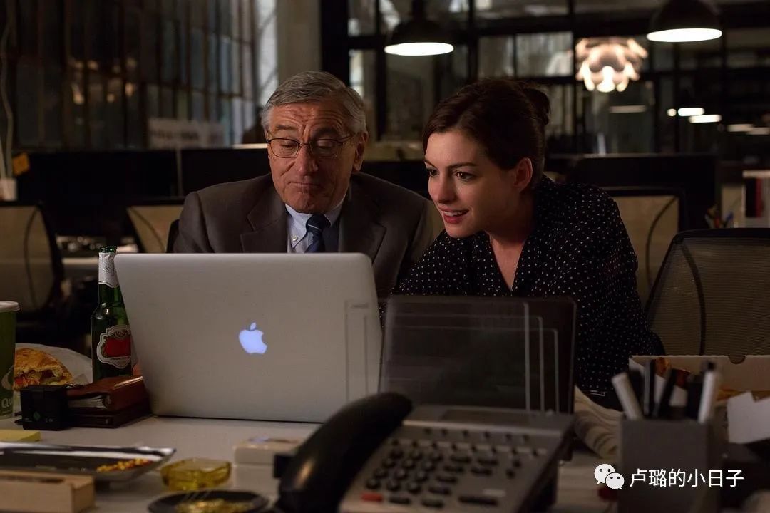 从OL到高管，安妮海瑟薇的职场穿搭，真的是最完美的模板