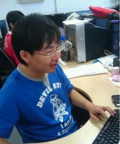 足球写手陈驰，让多少球迷黑暗中漫舞