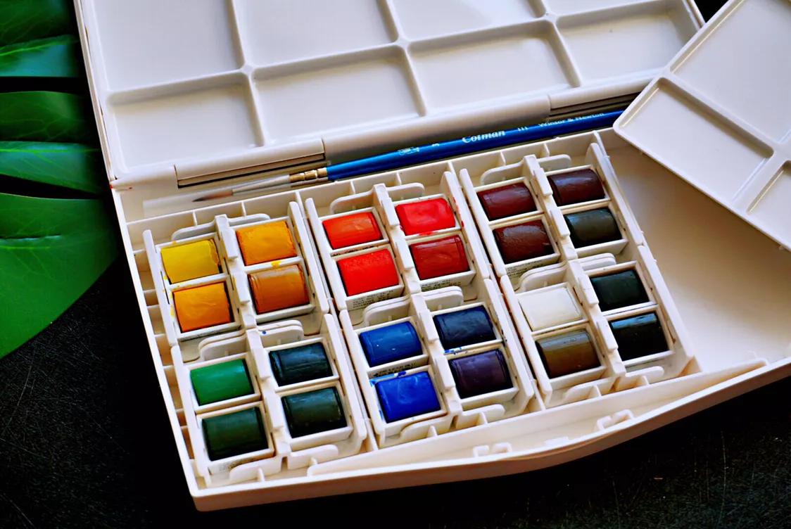 初学者水彩颜料24色水彩工具套装,水彩固体颜料和水彩颜料哪个好