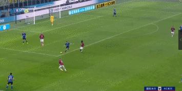 燃爆全场的米兰德比瞬间回顾,回顾荡气回肠的米兰德比