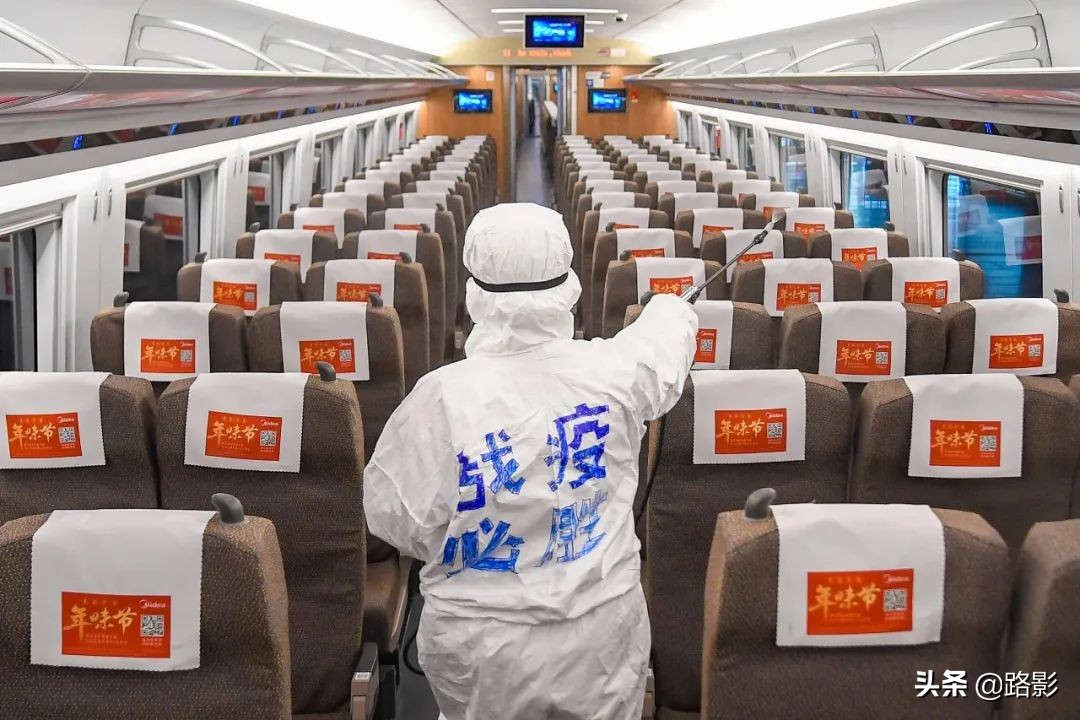 抗击疫情守护平安摄影征稿,战疫情保春运铁路警察在行动