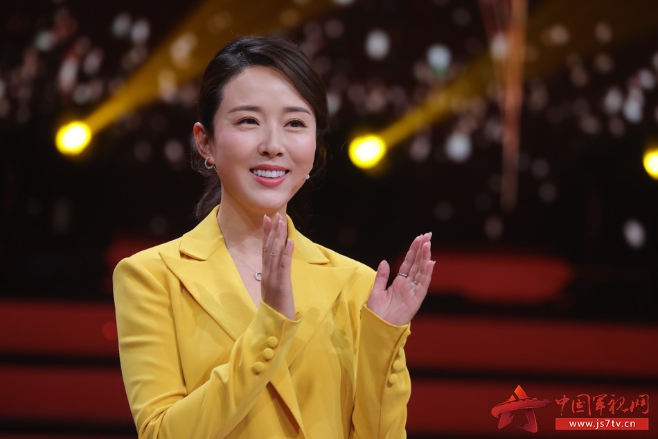 开展讲述军人故事弘扬军人精神,唱响军歌并讲述军歌背后的故事