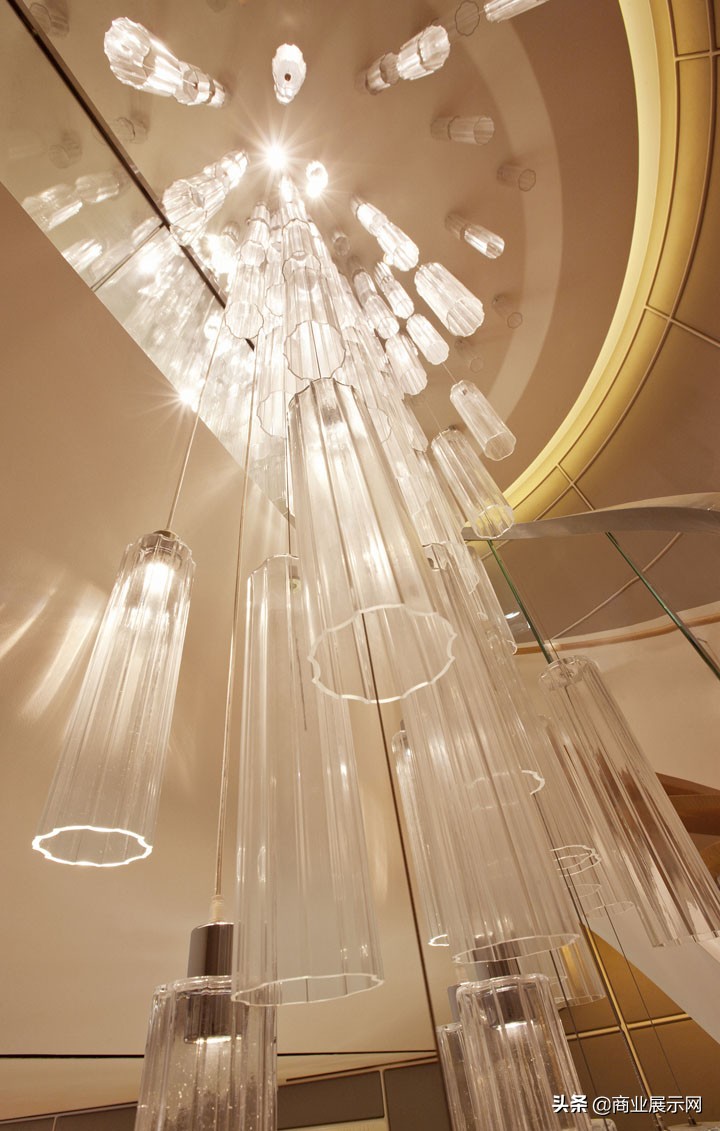 香港中环遮打道太子大厦:梵克雅宝(VanCleefArpels)旗舰店