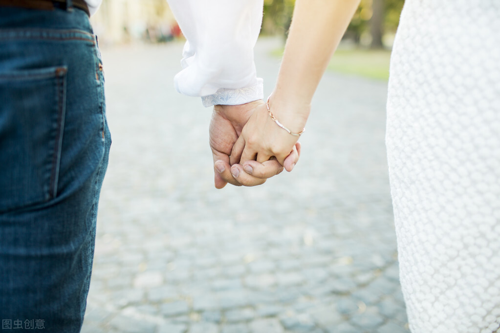 感情不用刻意经营,感情光靠一个人是维持不下去的