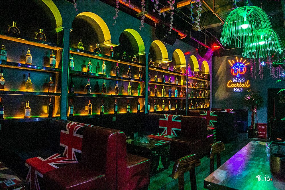 写字楼里的观景酒馆,写字楼里面的酒馆