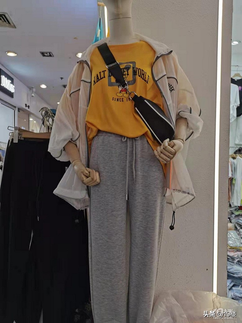 杭州这个服装城，店主居然忙到没空理我