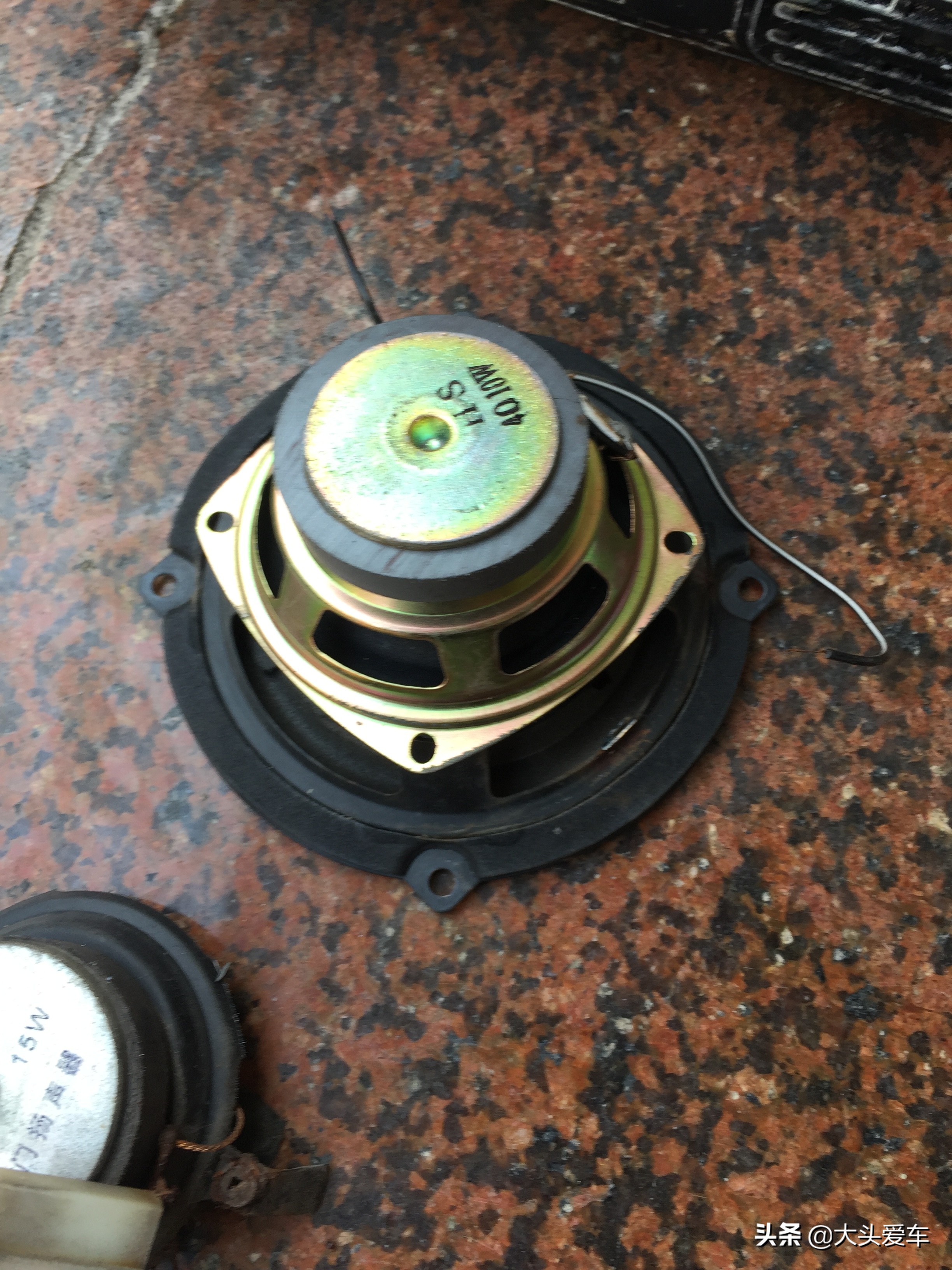 12年奔奔mini换收音机,12年二手奔奔mini