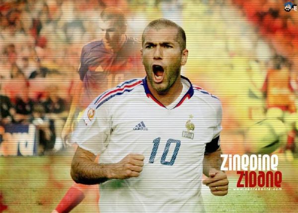 齐达内背身走过大力神杯,齐达内足球天赋