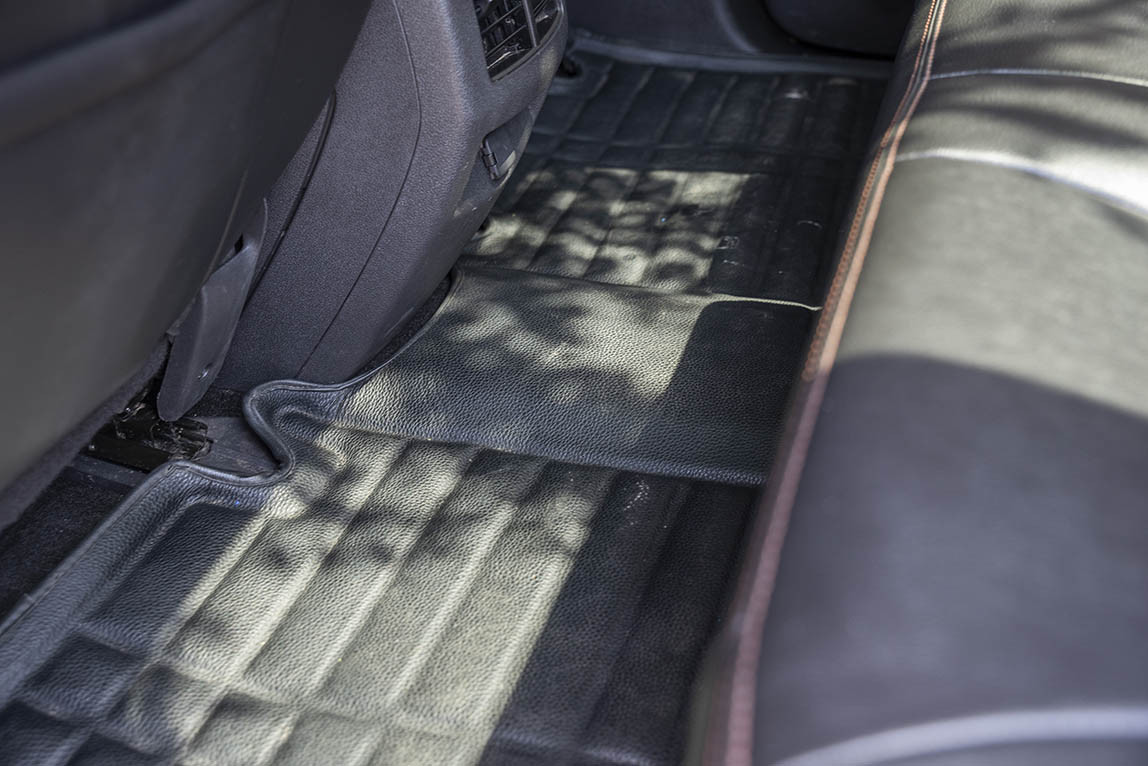 试驾福特新款福克斯视频,试驾老款福特福克斯两厢