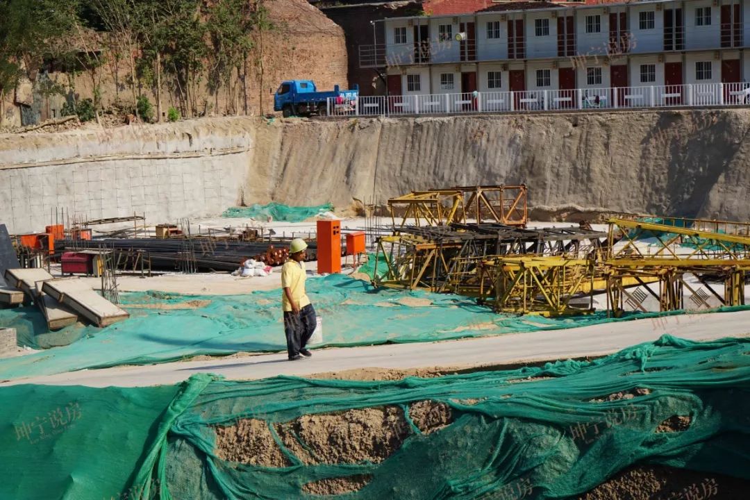 坤宁说房烂尾楼,坤宁说房裕华区烂尾