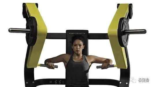 穿衣服撑不起来是骨架小吗,胸肌锻炼多久能穿衣有型