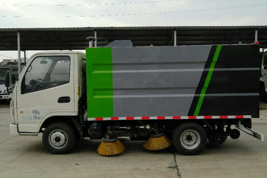 8吨扫路车报价大全,凯马小型垃圾车报价