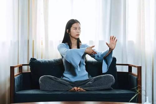 学太极应该先练什么,练太极讲究的就是心静天人合一