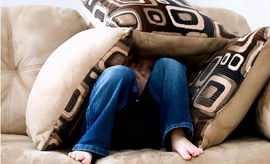 孩子犹豫不决时父母该如何引导,消除孩子的胆怯心理要做什么