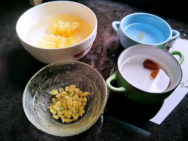 桃胶银耳羹最简单的做法,银耳桃胶羹简单做法