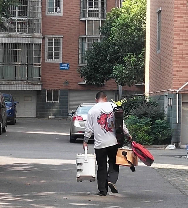 新手钓鱼买渔具避坑 (新手钓鱼买一堆渔具有的用不到)