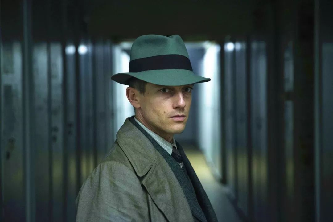 电视剧巴比伦柏林简介,关于巴比伦的电视剧