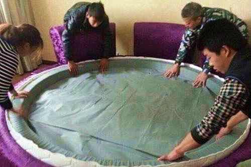 情侣酒店床单为什么都是白色的,情侣酒店的房间都是圆床吗