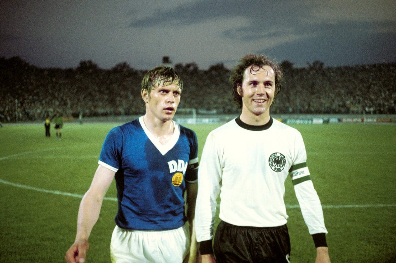 足坛经典名场面贝肯鲍尔,足坛最伟大的球星