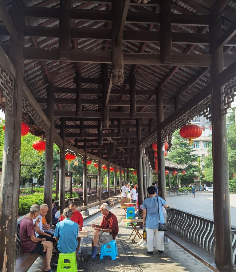 回小县城生活真实感受,小县城的安逸生活