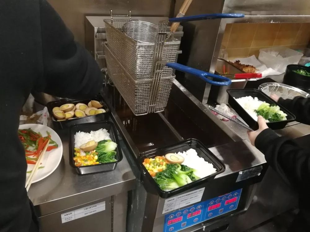 小餐饮行业交流会,小派古早卤肉饭加盟