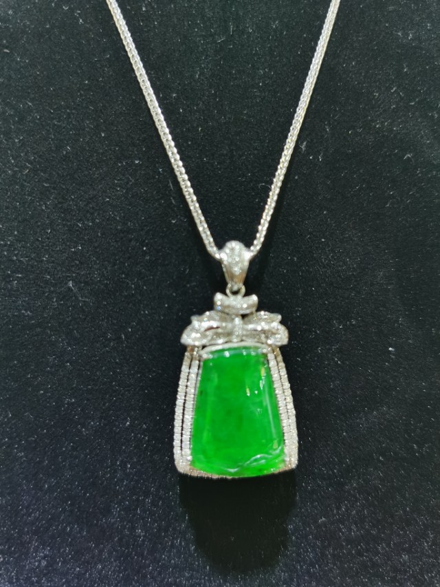 翡翠颜色怎么选,翡翠颜色深浅