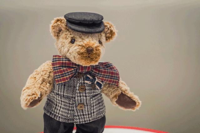 告别东方明珠、城隍庙，来上海这家暗藏100只泰迪的奶茶店